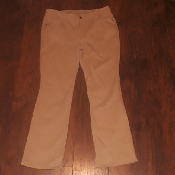 Faded Glory Pants - Faded Glory khaki boot-cut pants